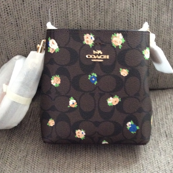Authentic Coach Bucket Bag & Wristlet Mini Roses - Picture 2 of 7